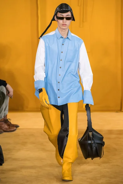 Look 32